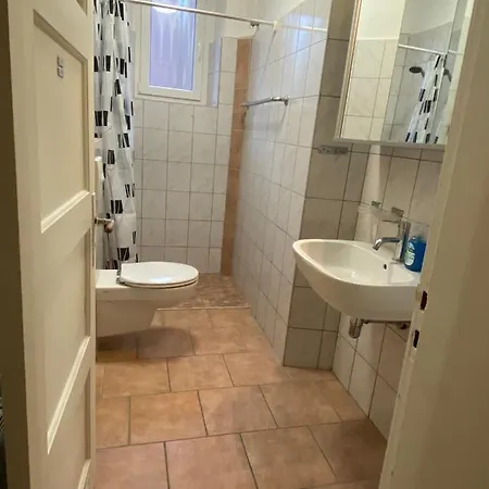 Monteurwohnung Four-bedroom Mit Parkplatz Apartment *