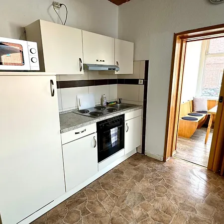 Apartment Monteurwohnung Four-bedroom Mit Parkplatz *