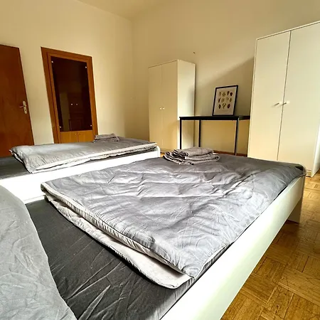 Monteurwohnung Four-bedroom Mit Parkplatz